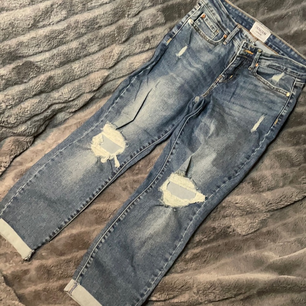 Denizen Levi’s mid rise boyfriend jeans